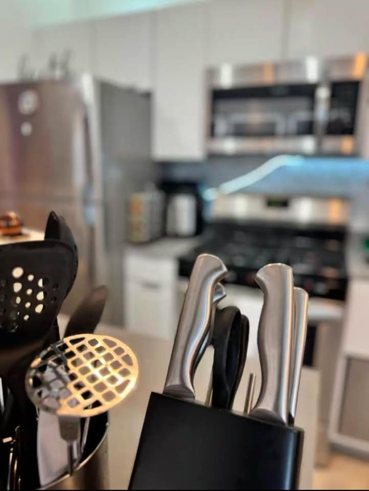 Pangsapuri New Modern 2br W Fireplace & Fitness Lounge, Live Comfortably In East Harlem